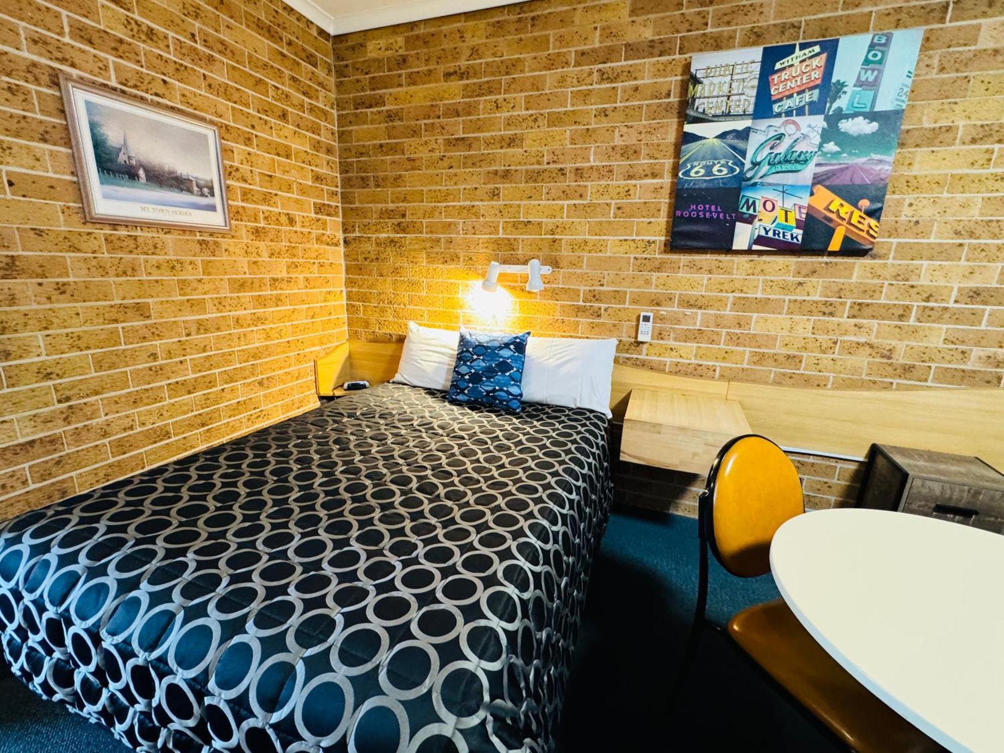 Town And Country Motor Inn Тамуърт Екстериор снимка